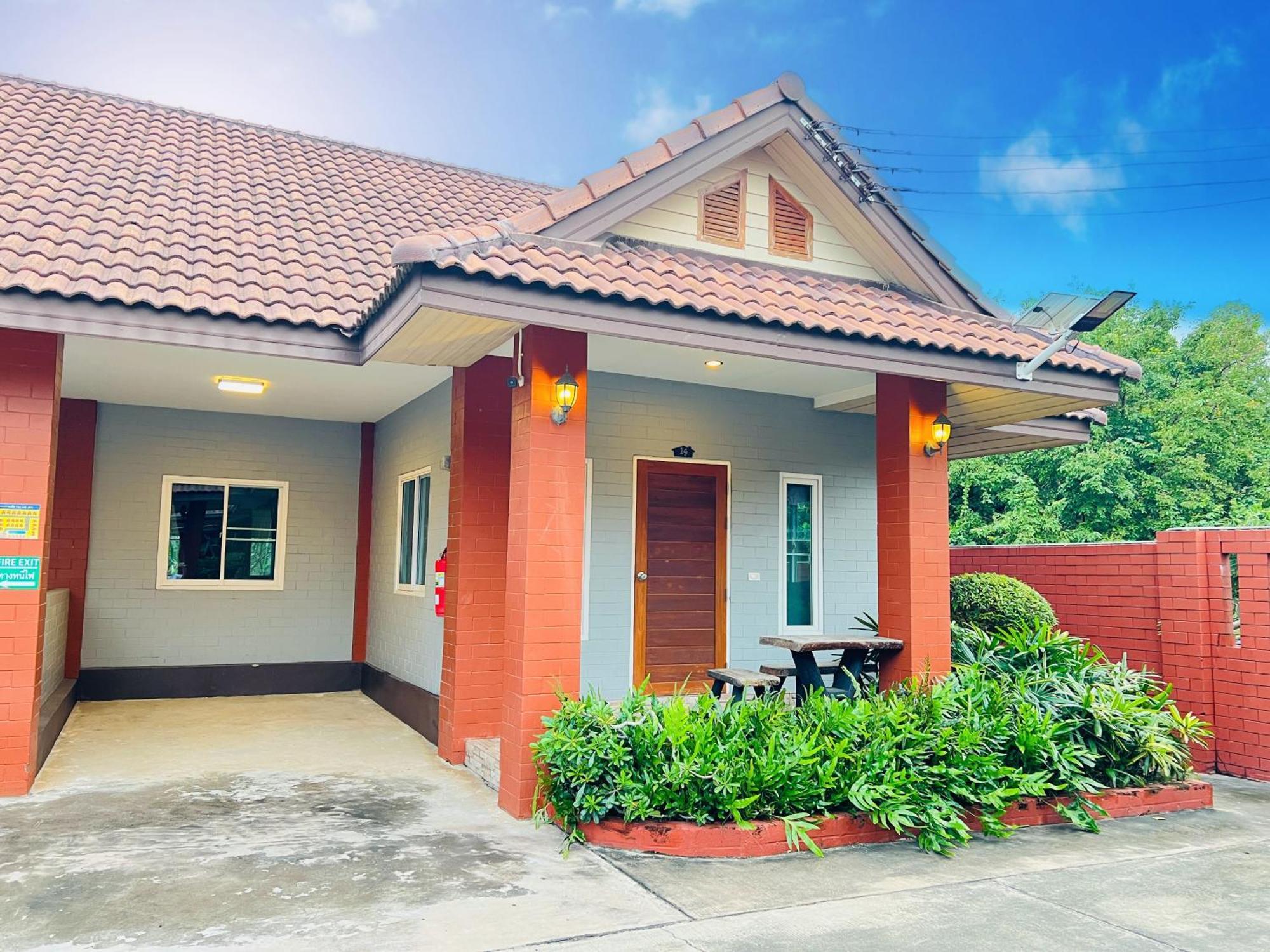 Benwadee Resort Pattaya Ban Pong  Exterior photo